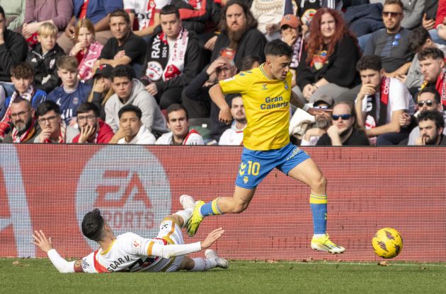 The 20-year-old starlet previously linked with Liverpool will not leave Las Palmas this summer